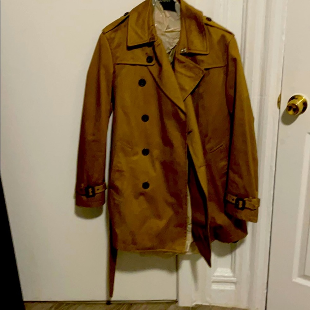 Tan trench